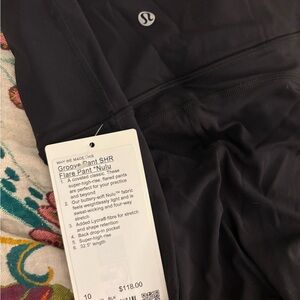 Lululemon Athletica Black groove shr Yoga Pants